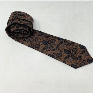 REMBRANDT CLASSICS L.J. CATALDO CO. Franklin & Foxboro Mass. Brown Paisley Tie